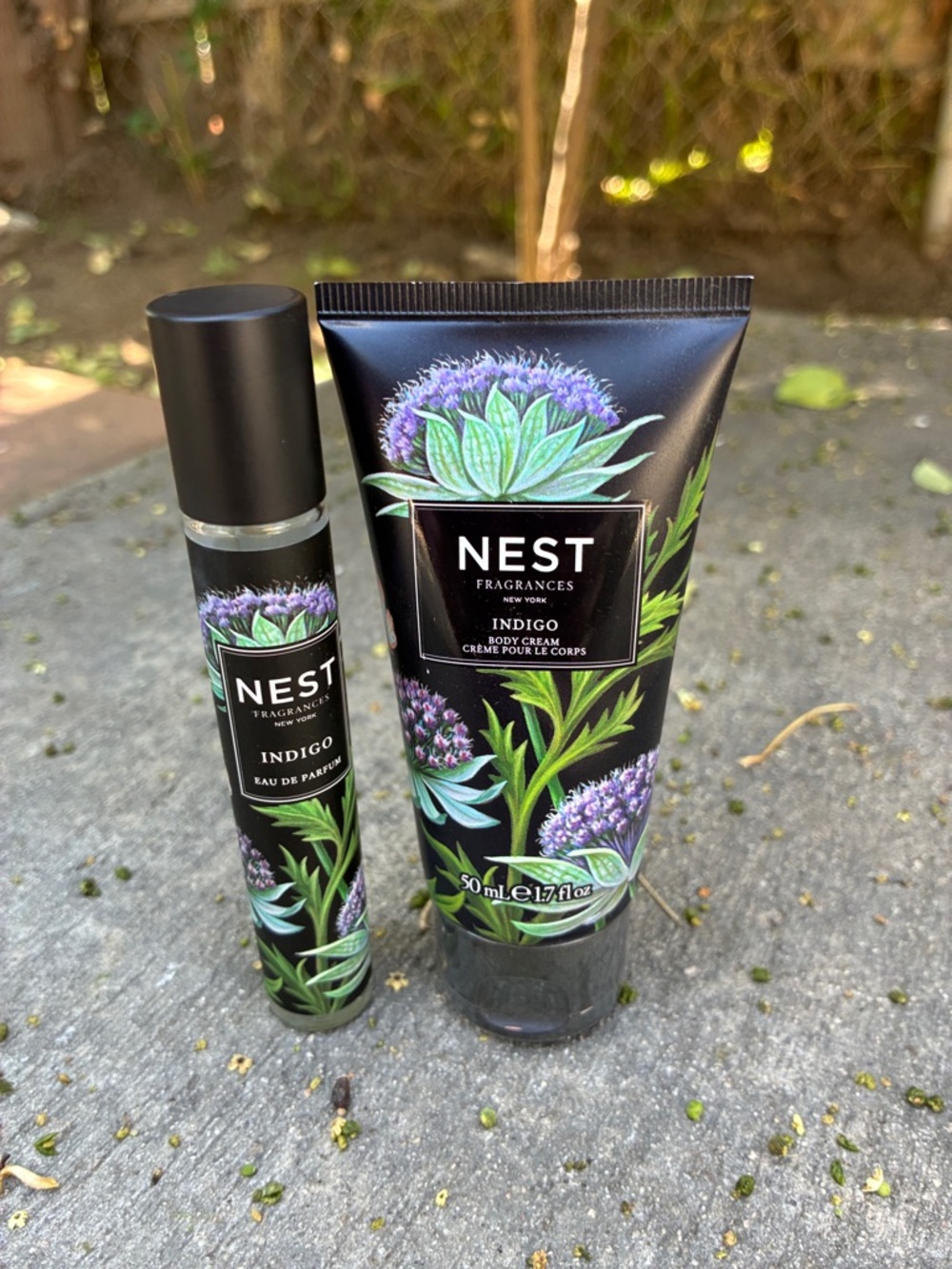 NEST Fragrances Indigo Body Cream & Rollerball Set - Black with Purple Floral